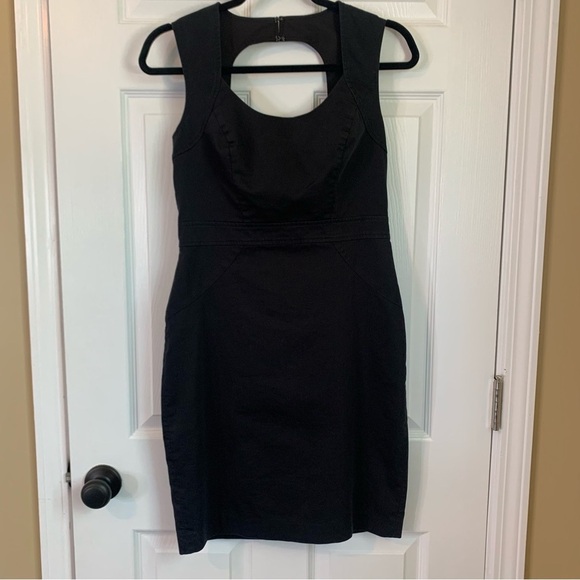Ann Taylor Scoop Neck Sleeveless Sheath Black Dress, size 0 - Picture 9 of 9